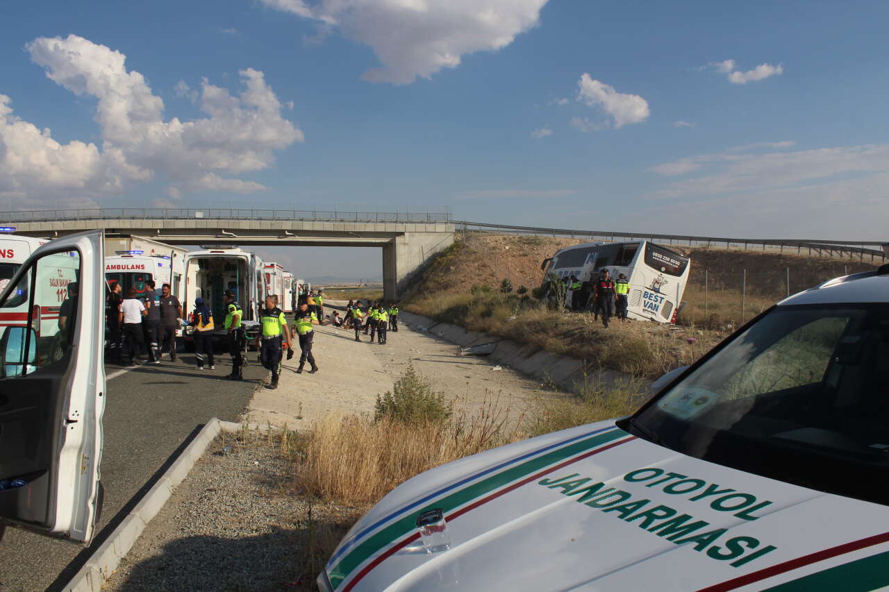 1 kişi öldü, 2 kişi de Konya’da yaşam mücadelesi veriyor! Şoför tutuklandı 11